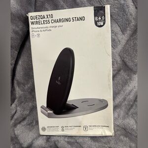 Wireless charging stand.  Simultaneously charge your iPhone‎ and AirPods.